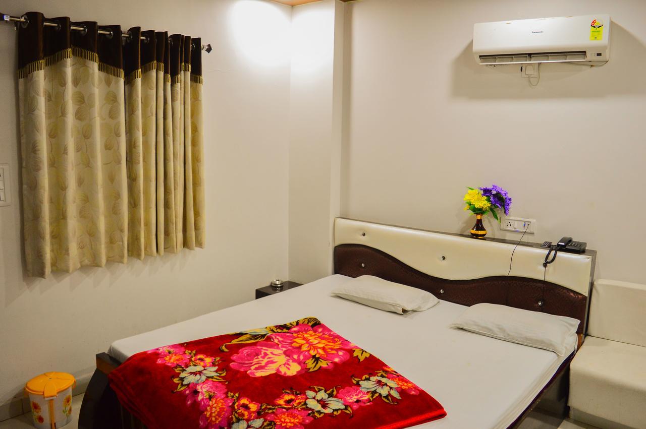 Hotel Shree Dwarkadhish Palace Ujjain Dış mekan fotoğraf
